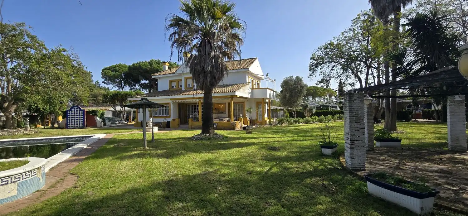 Casa amb balcó en venda a Avenida de  Medina Sidonia, imagen 3