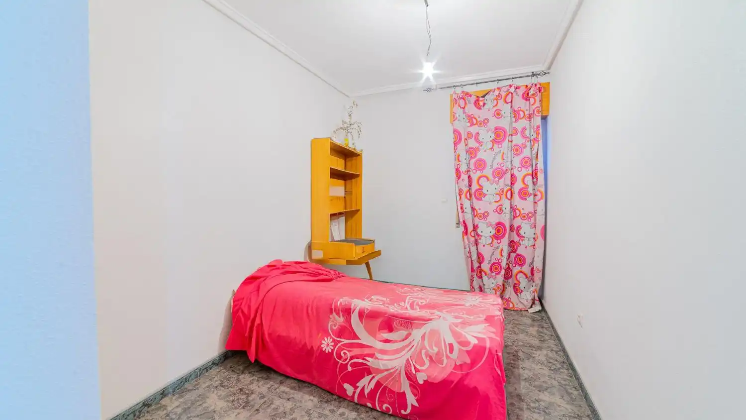 Habitación de Casa adosada en venta en Orihuela con Terraza y Balcón