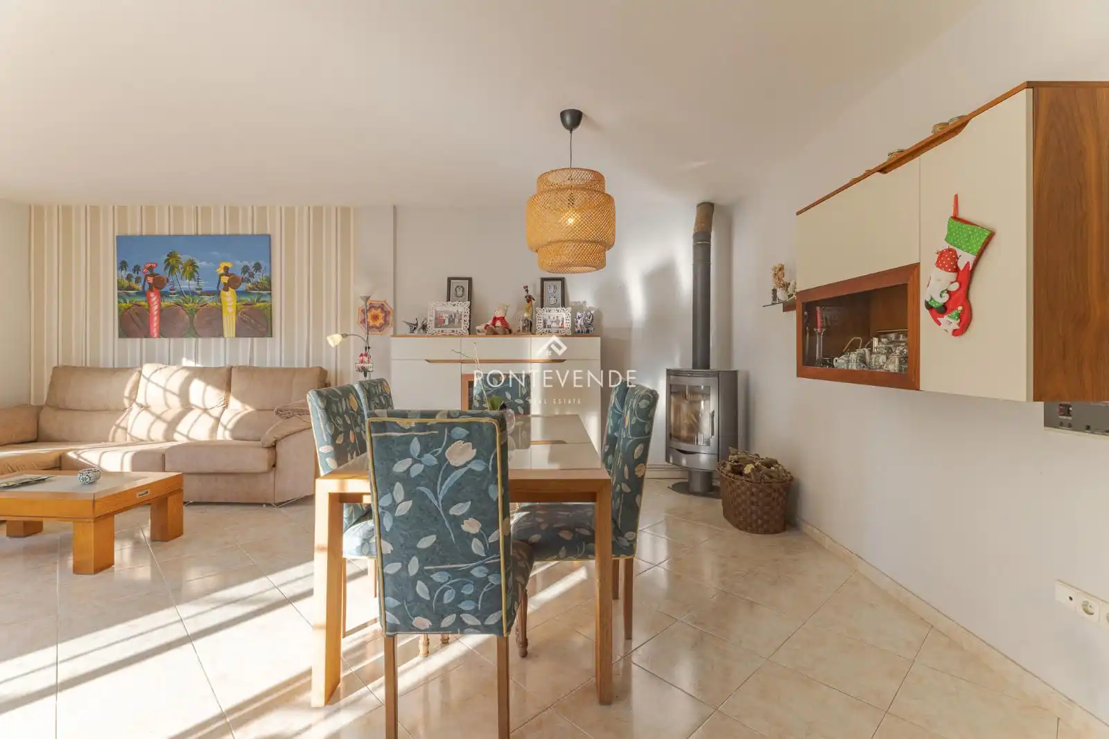 Living room of Houses for sale in Vilanova de Arousa  with Heating, Terrace and Swimming Pool