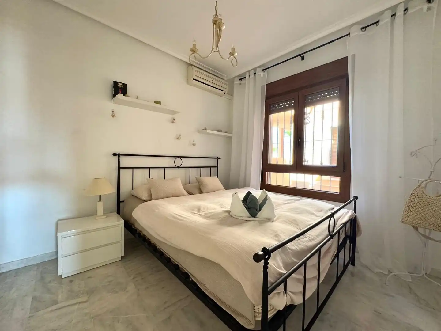 Dormitori de Apartament en venda en Orihuela amb Calefacció, Jardí privat i Terrassa