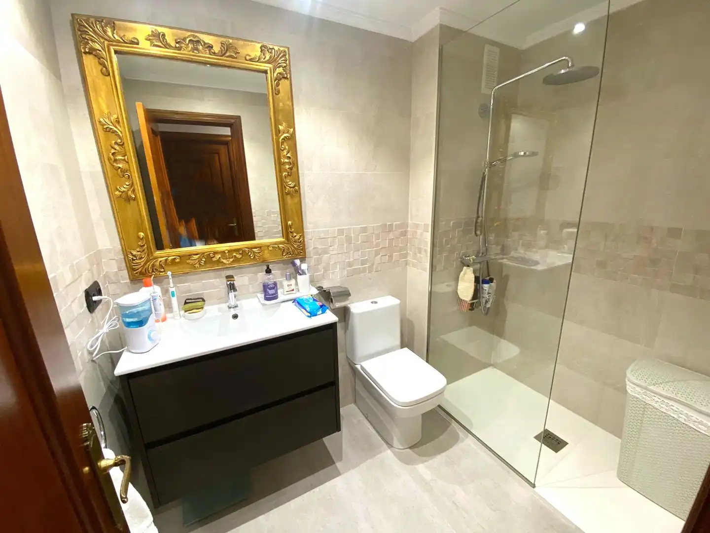 Bathroom of Flat for sale in Castro-Urdiales  with Heating, Private garden and Parquet flooring