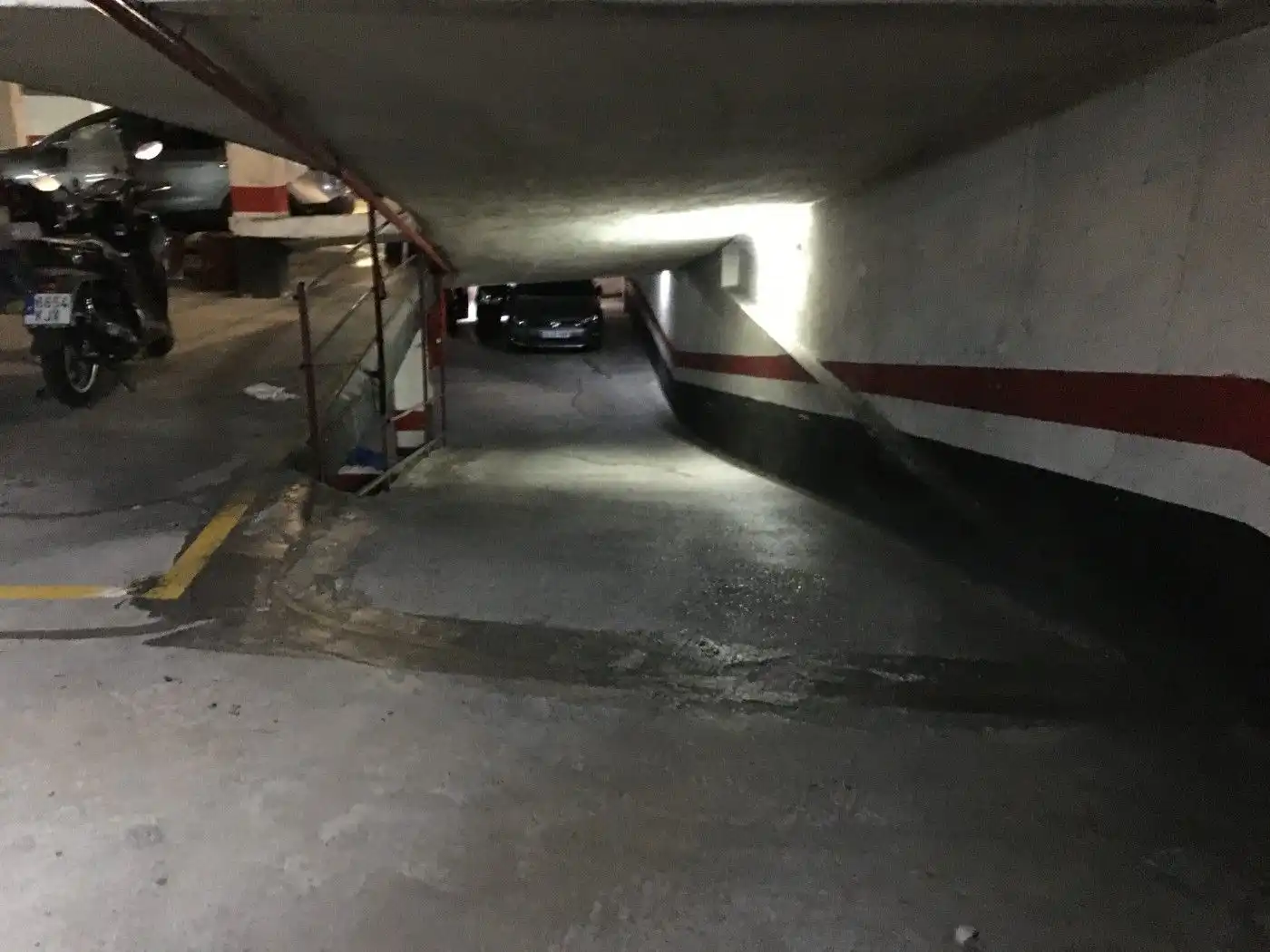 Garage for rent in Carrer de Berlín, 57, Barri de les Corts