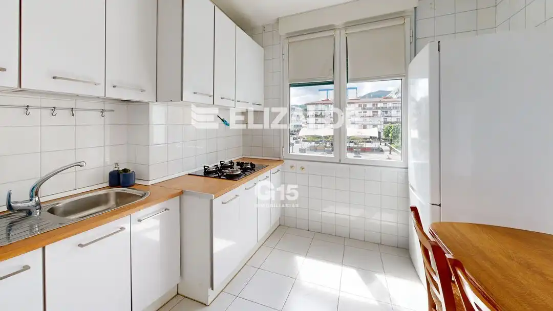 Cocina de Piso en venta en Lasarte-Oria con Balcón