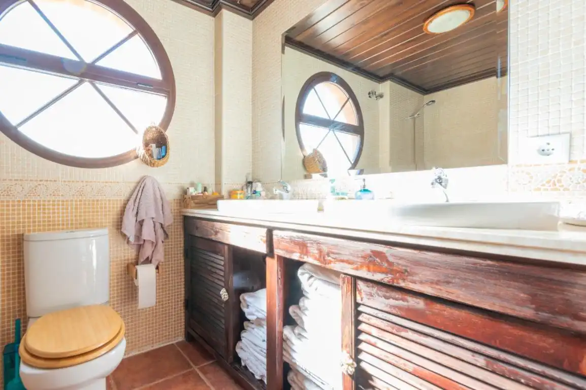 Badezimmer von Haus oder Chalet zum Verkauf in Alhaurín de la Torre mit Klimaanlage