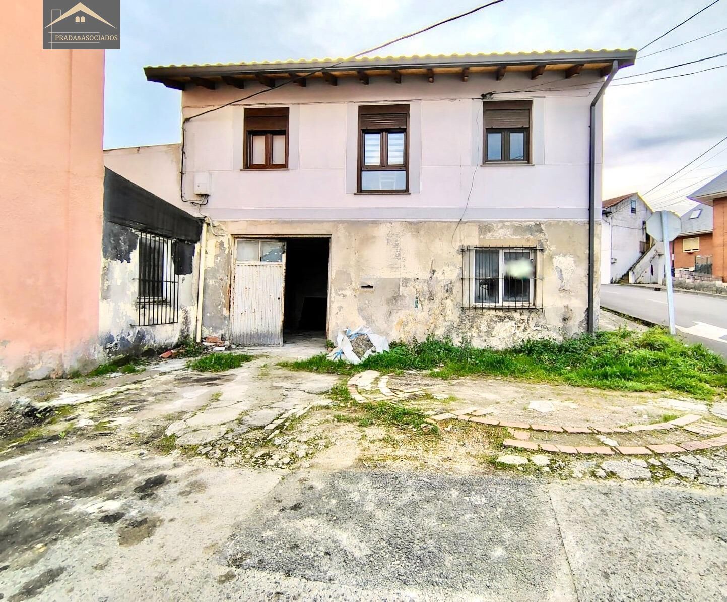 Exterior view of Industrial buildings for sale in Camargo