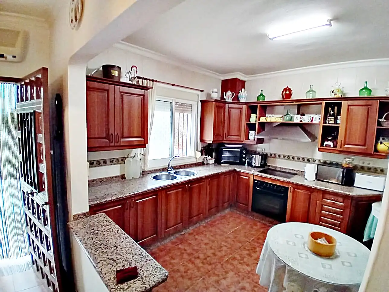 Küche von Country house zum Verkauf in Álora mit Privatgarten, Terrasse und Abstellraum