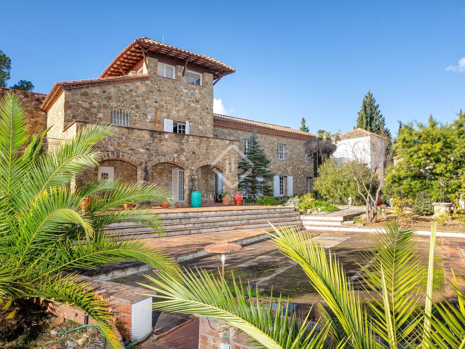 Exterior view of Country house for sale in Cabanelles  with Heating, Private garden and Parquet flooring