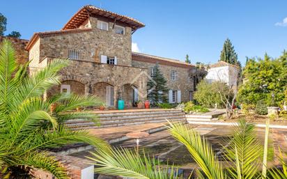 Vista exterior de Finca rústica en venda en Cabanelles amb Calefacció, Jardí privat i Parquet