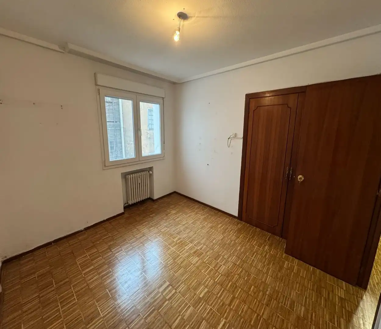 Habitación de Piso en venta en Gijón  con Calefacción y Parquet