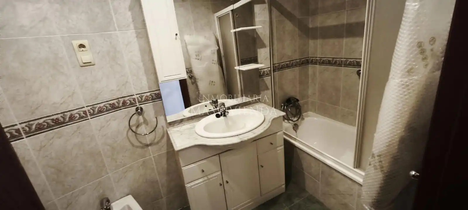 Bathroom of Flat for rent in Baiona  with Furnished