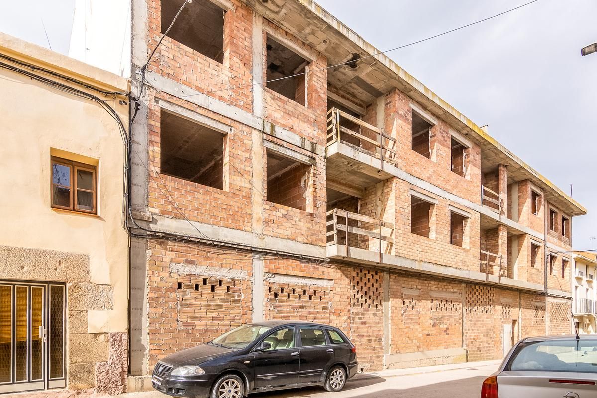 Exterior view of Building for sale in Miralcamp