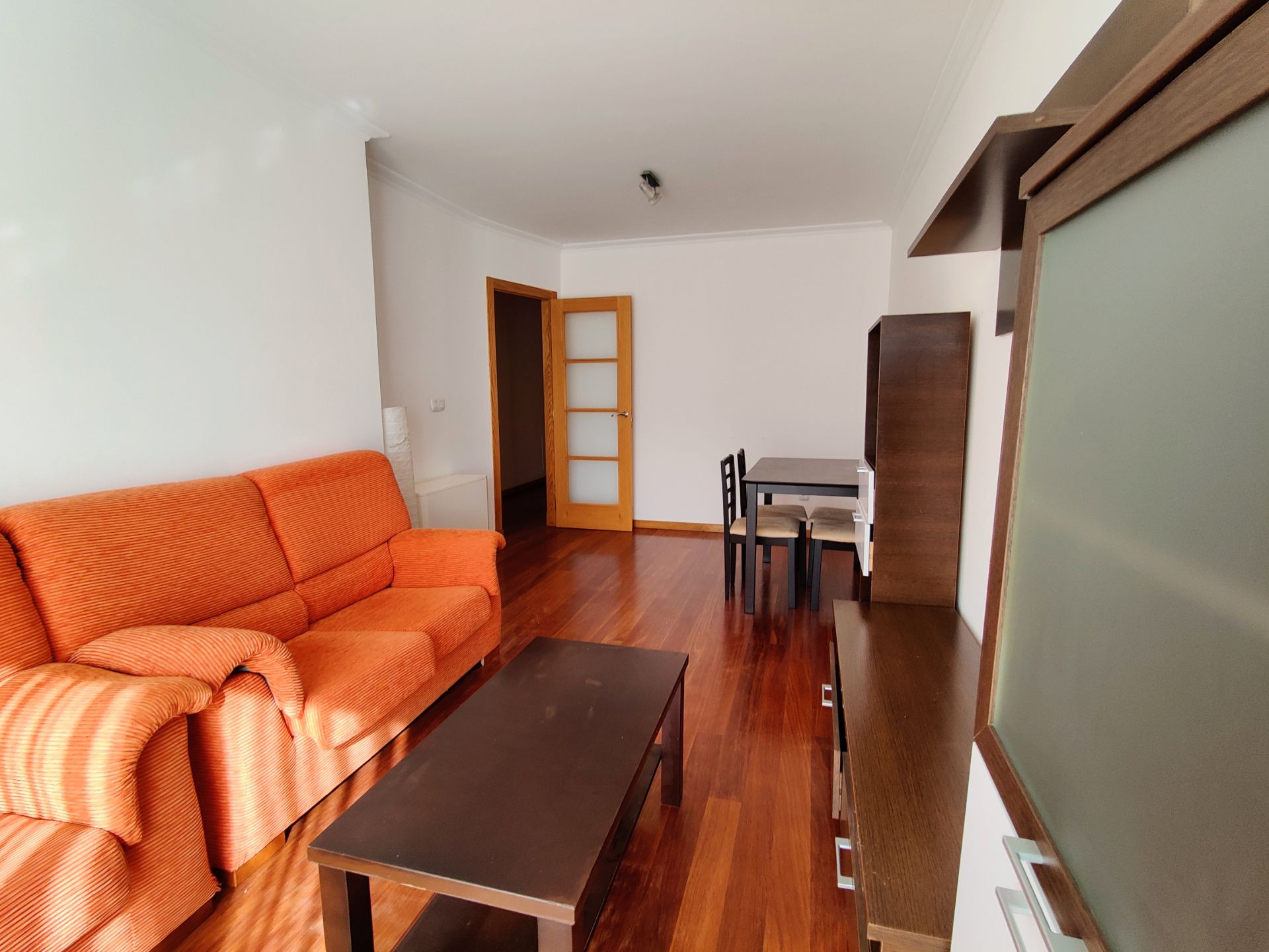 Sala d'estar de Pis en venda en A Illa de Arousa  amb Calefacció, Traster i Moblat