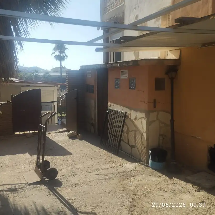 Vista exterior de Casa o xalet en venda en Torrox amb Aire condicionat, Calefacció i Jardí privat