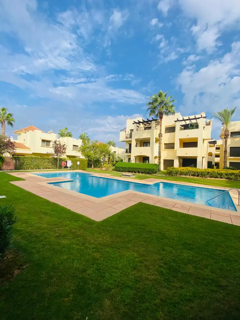 Erdgeschosswohnung mit Pool zum Verkauf in Avenida del Golf 180