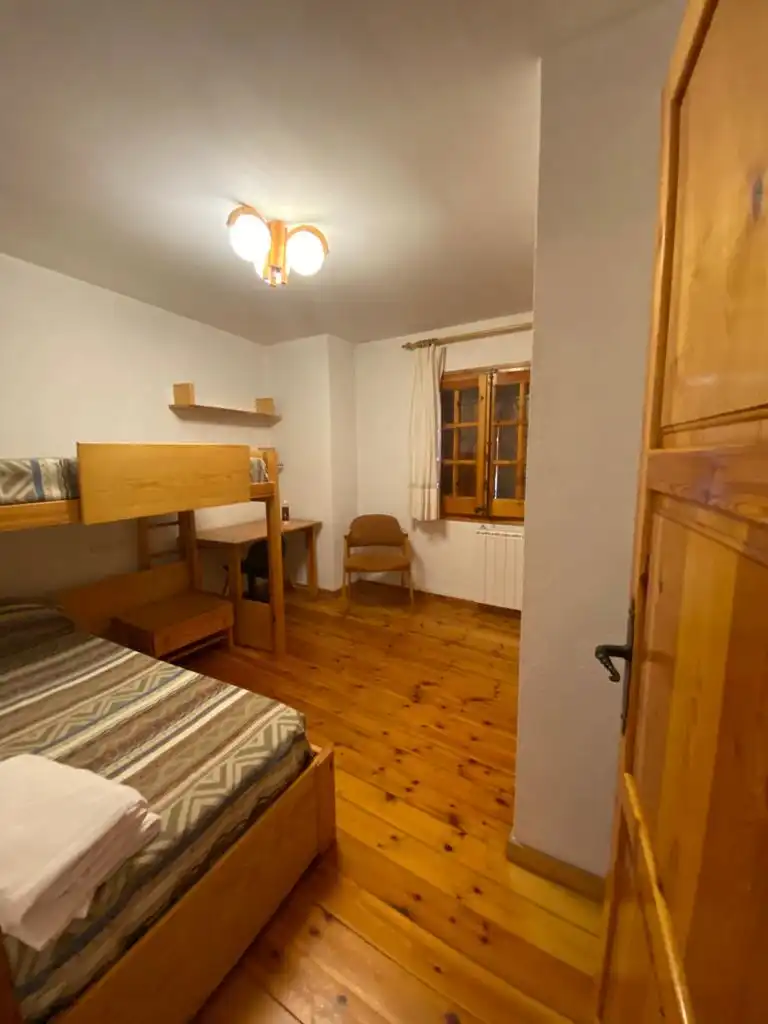 Bedroom of Flat for sale in Setcases  with Parquet flooring, Furnished and Washing machine