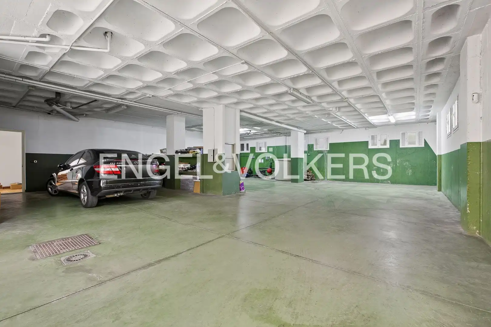 Parking of Houses for sale in Dos Hermanas  with Air Conditioner, Heating and Private garden