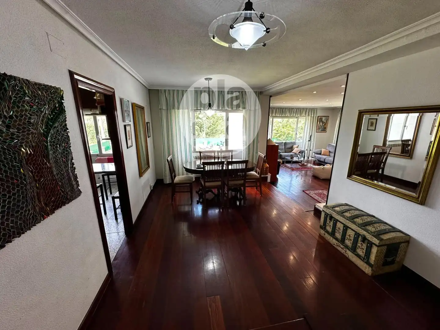 Sala d'estar de Casa o xalet en venda en Quintanaortuño amb Calefacció, Jardí privat i Terrassa