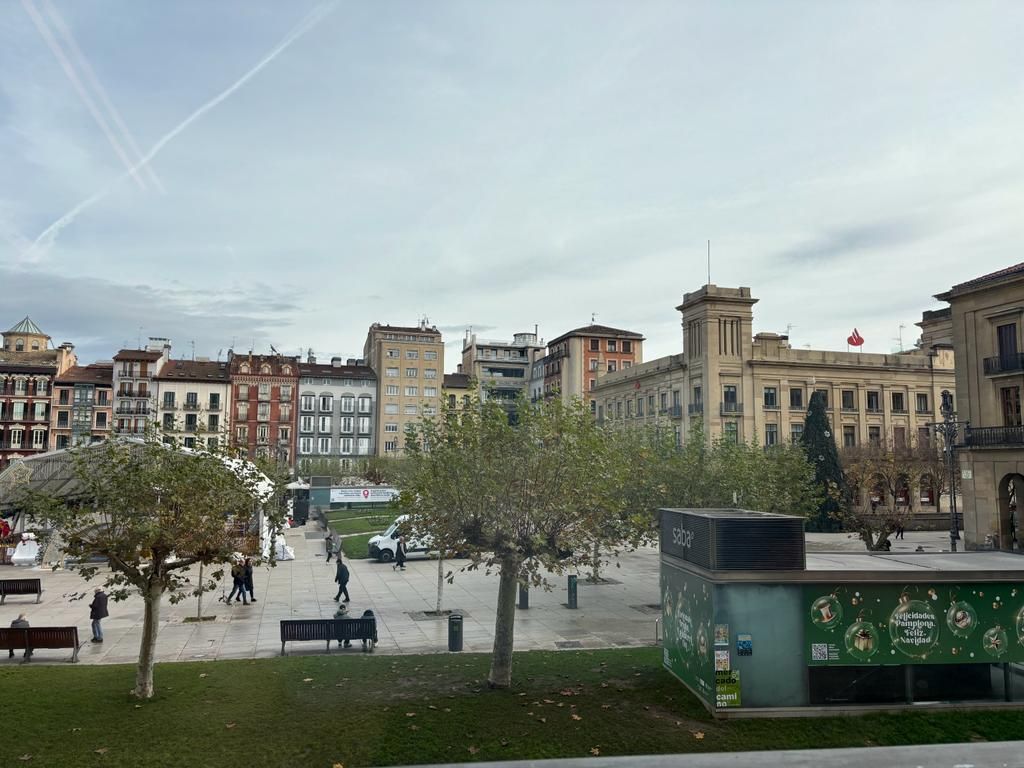 Vista exterior de Apartament de lloguer en  Pamplona / Iruña amb Calefacció, Moblat i Forn