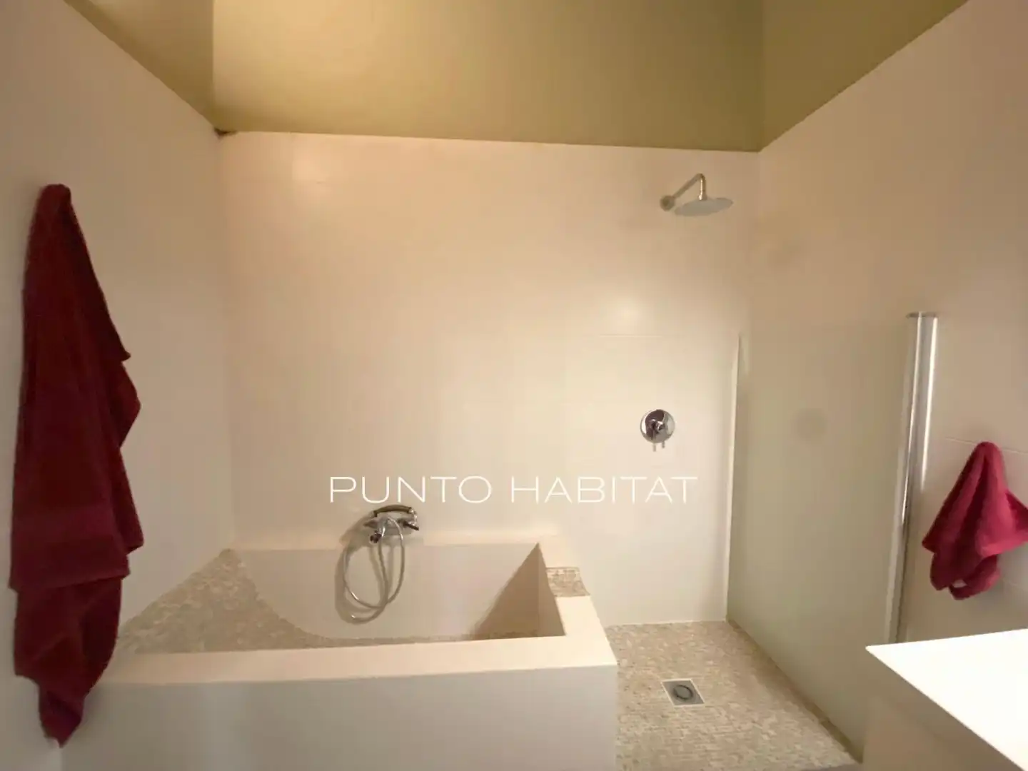 Wohnung zur Miete in Carrer Carrer Còrsega, Dreta de l'Eixample