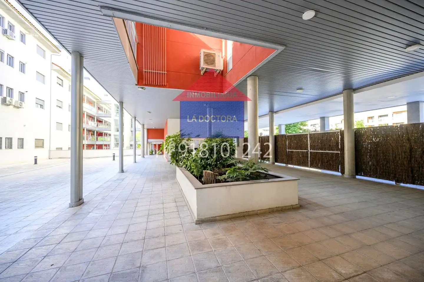 Exterior view of Garage for rent in Navalcarnero