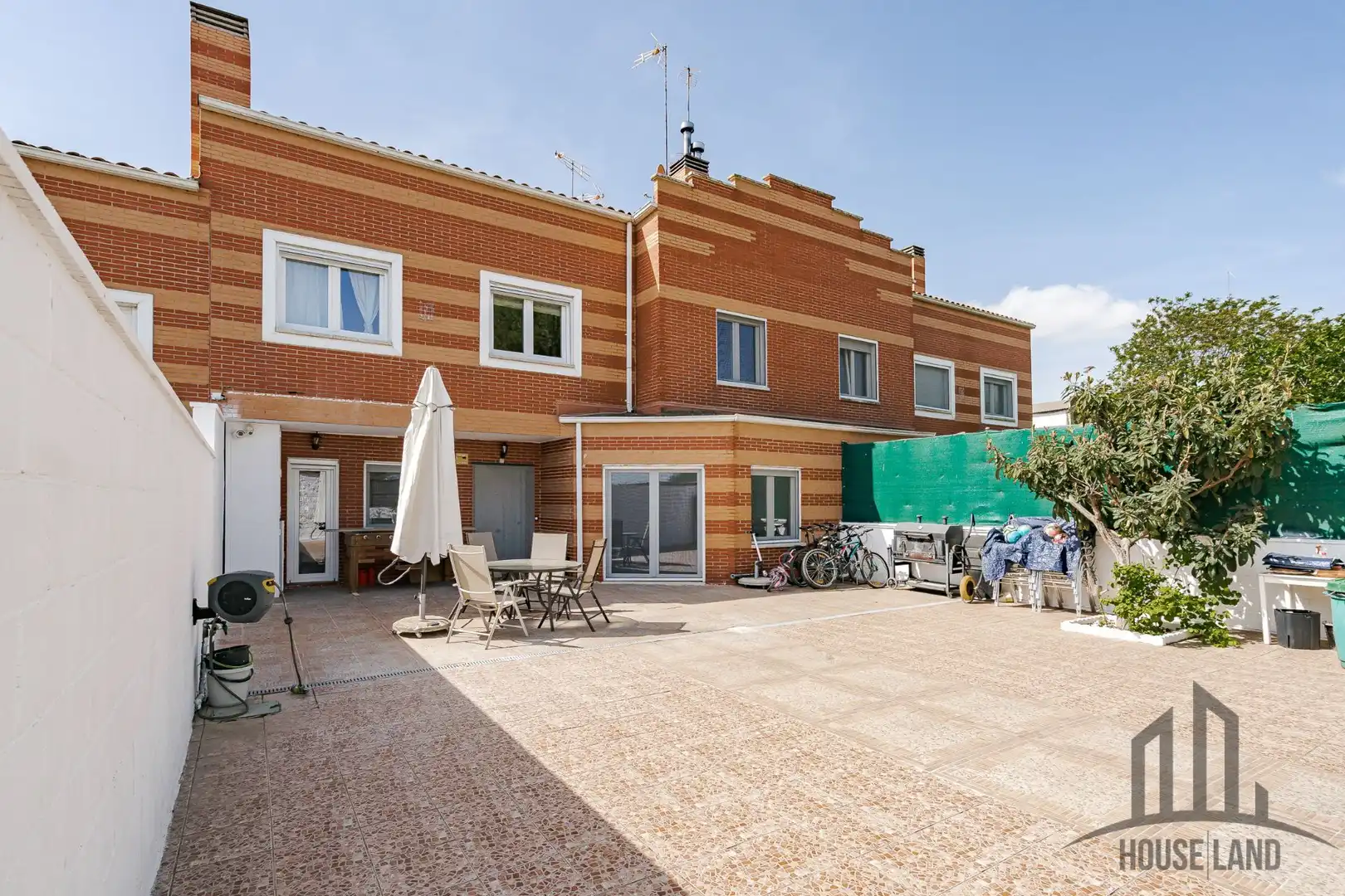 Vista exterior de Casa adosada en venta en Meco con Aire acondicionado, Calefacción y Trastero