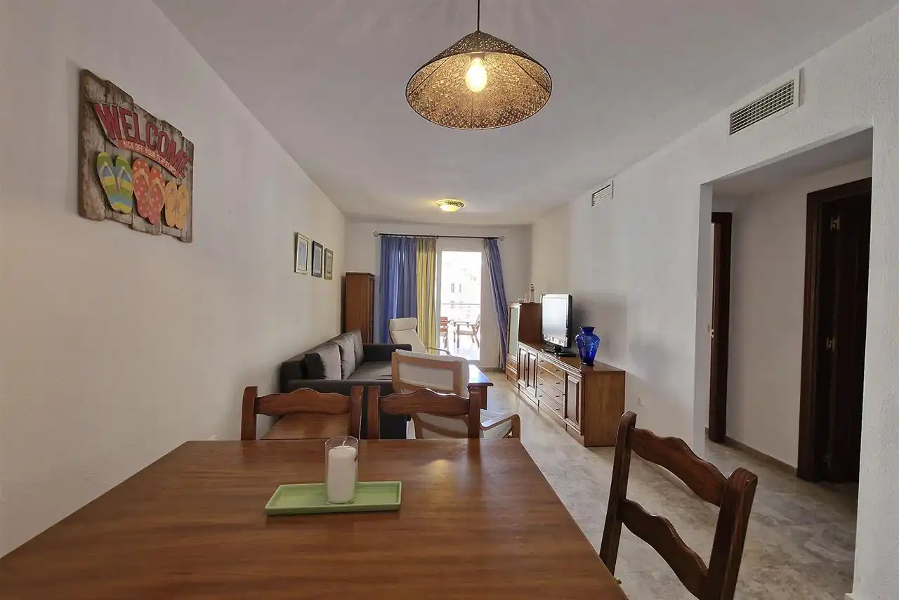 Sala d'estar de Pis de lloguer en Benalmádena amb Piscina i Moblat