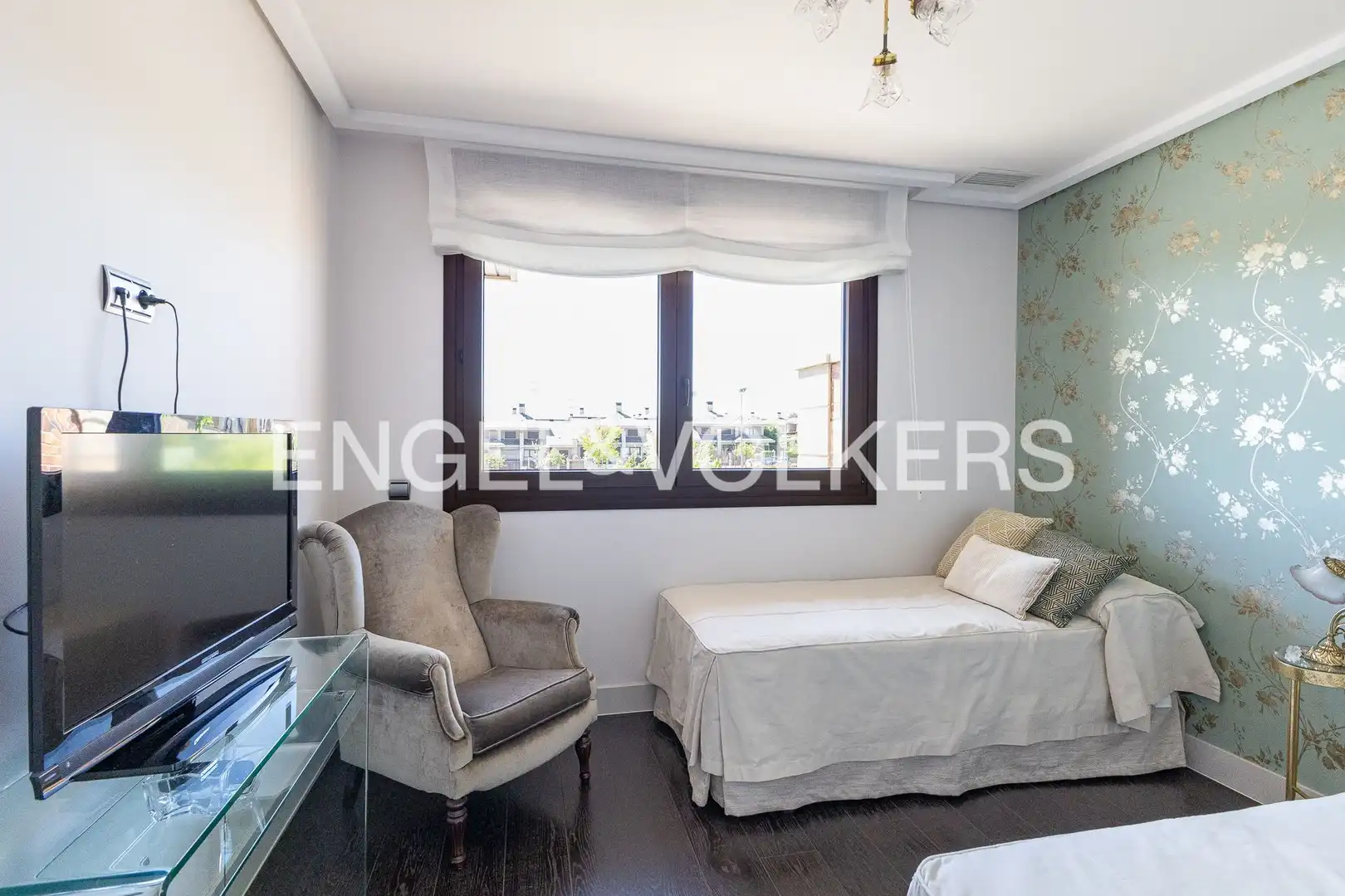 Schlafzimmer von Einfamilien-Reihenhaus zum Verkauf in Majadahonda mit Klimaanlage, Heizung und Privatgarten