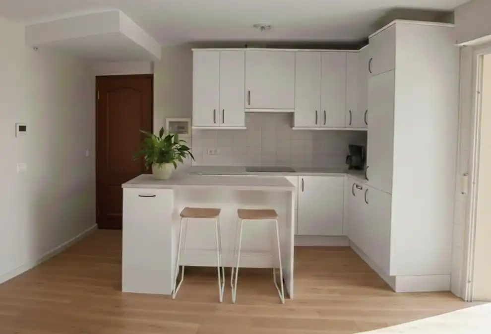 Cuina de Àtic en venda en Marbella amb Aire condicionat, Jardí privat i Terrassa