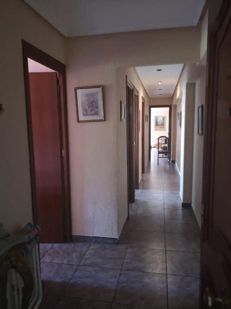 Wohnung zum Verkauf in Jaén mit Klimaanlage, Ofen und Waschmaschine