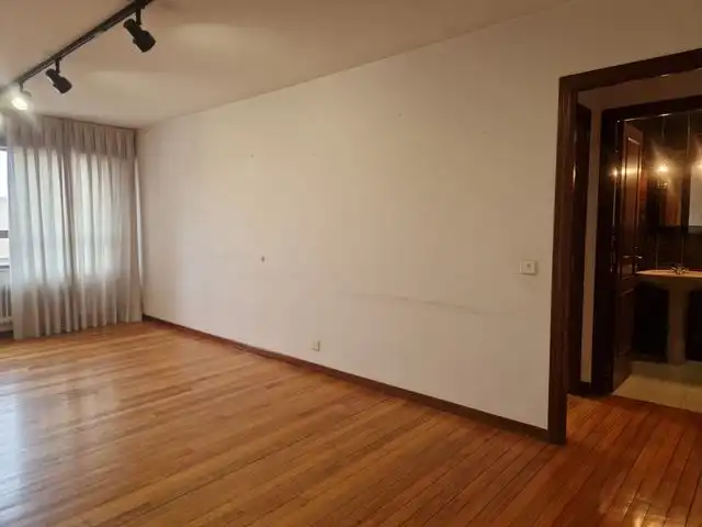 Piso en venta en Teo con Calefacción, Parquet y Trastero