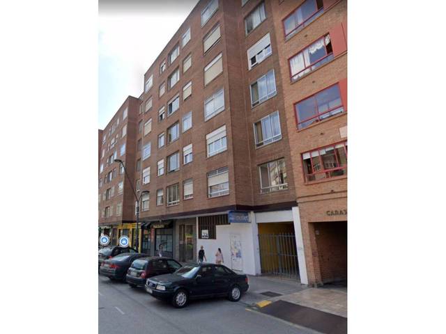 Local comercial en Alquiler en Calle SANTIAGO en Gamonal - San Bruno - G9