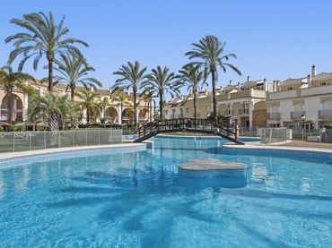 Adossat en venda a Río Real - Los Monteros