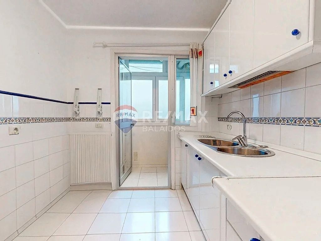 Cuina de Pis en venda en Vigo  amb Calefacció, Parquet i Terrassa