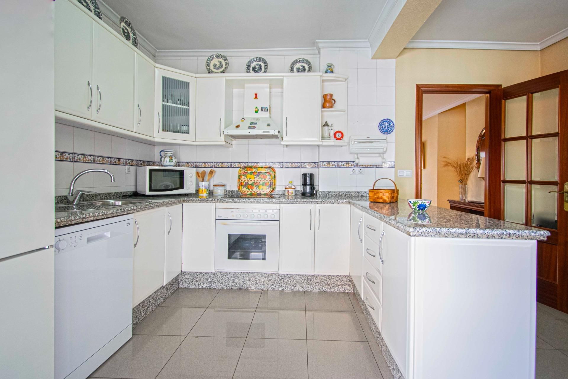 Cocina de Piso en venta en  Sevilla Capital con Aire acondicionado y Terraza