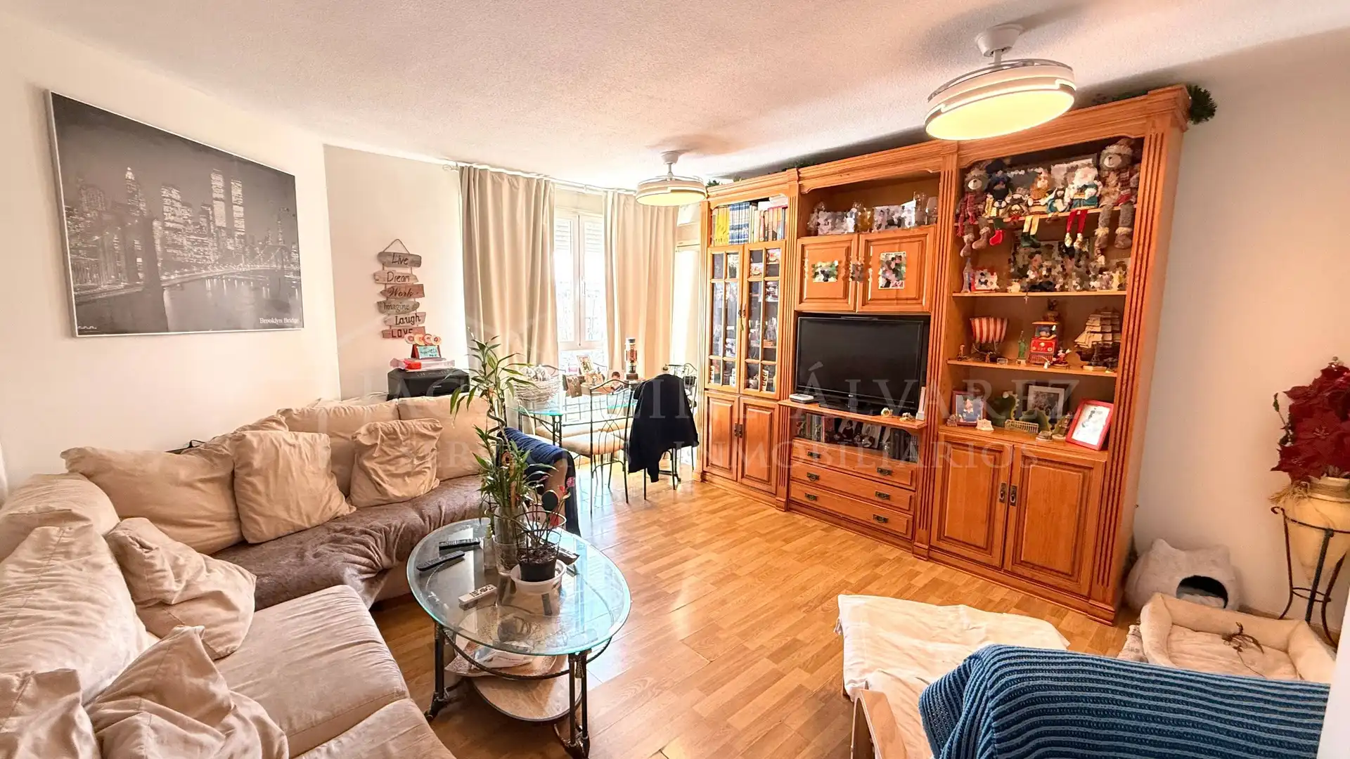 Sala de estar de Piso en venta en Parla con Aire acondicionado, Calefacción y Piscina comunitaria