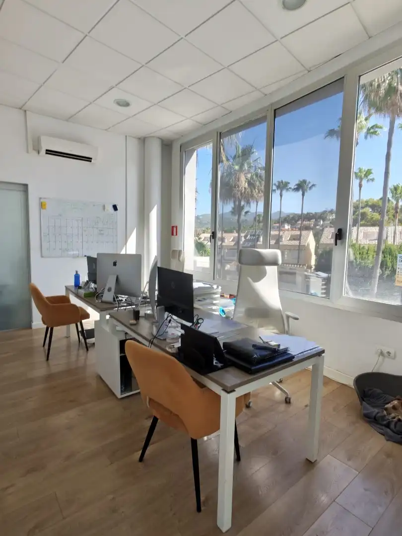 Local de lloguer en Marbella amb Aire condicionat