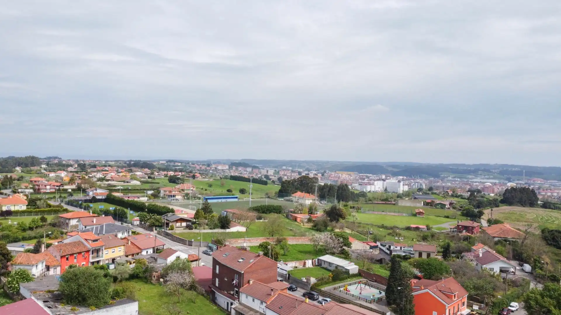 Vista exterior de Casa o chalet en venta en Avilés con Calefacción, Jardín privado y Terraza