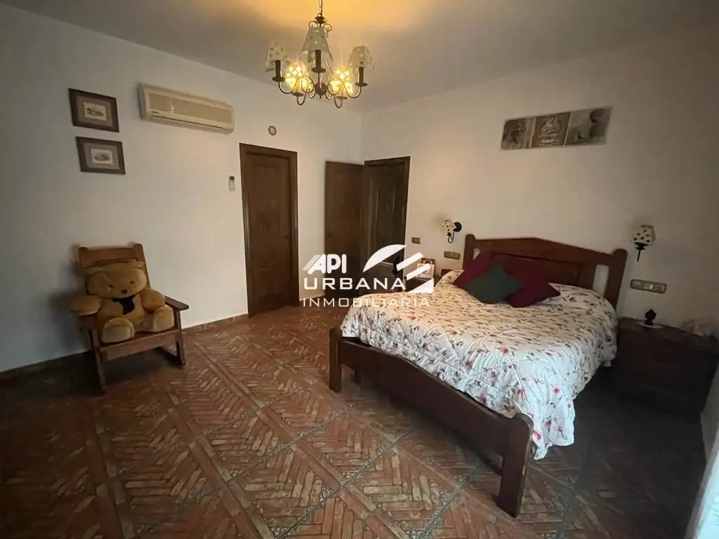 Habitación de Casa o chalet en venta en Lucena con Aire acondicionado, Jardín privado y Piscina