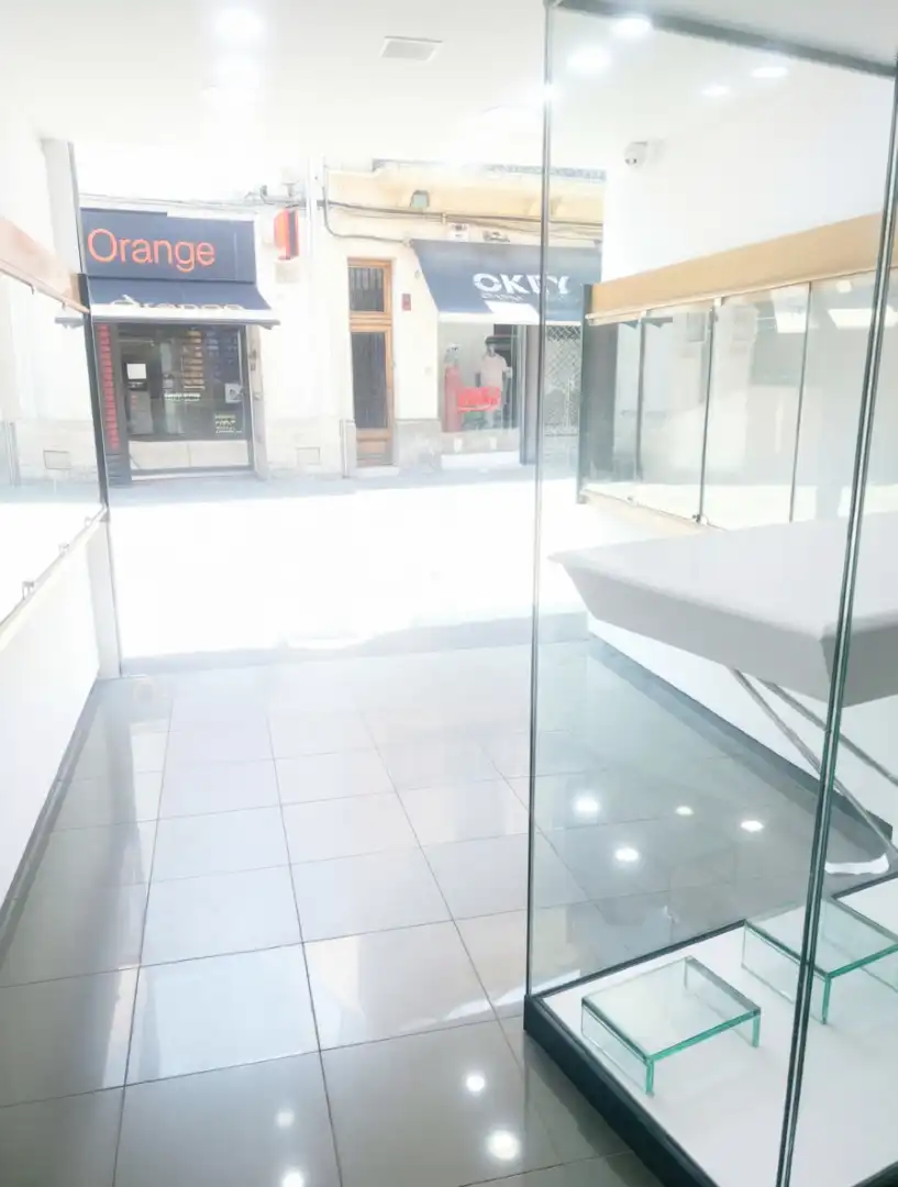 Local de alquiler en Mollet del Vallès con Alarma