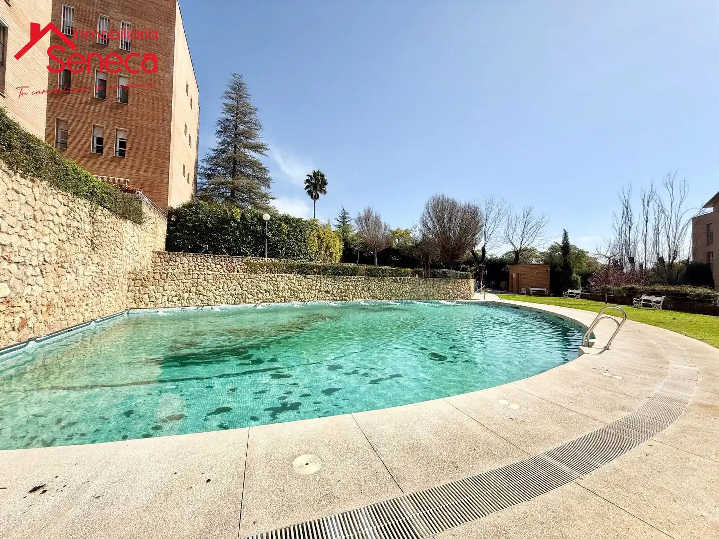Piscina de Pis en venda en Córdoba amb Terrassa, Piscina i Piscina comunitària
