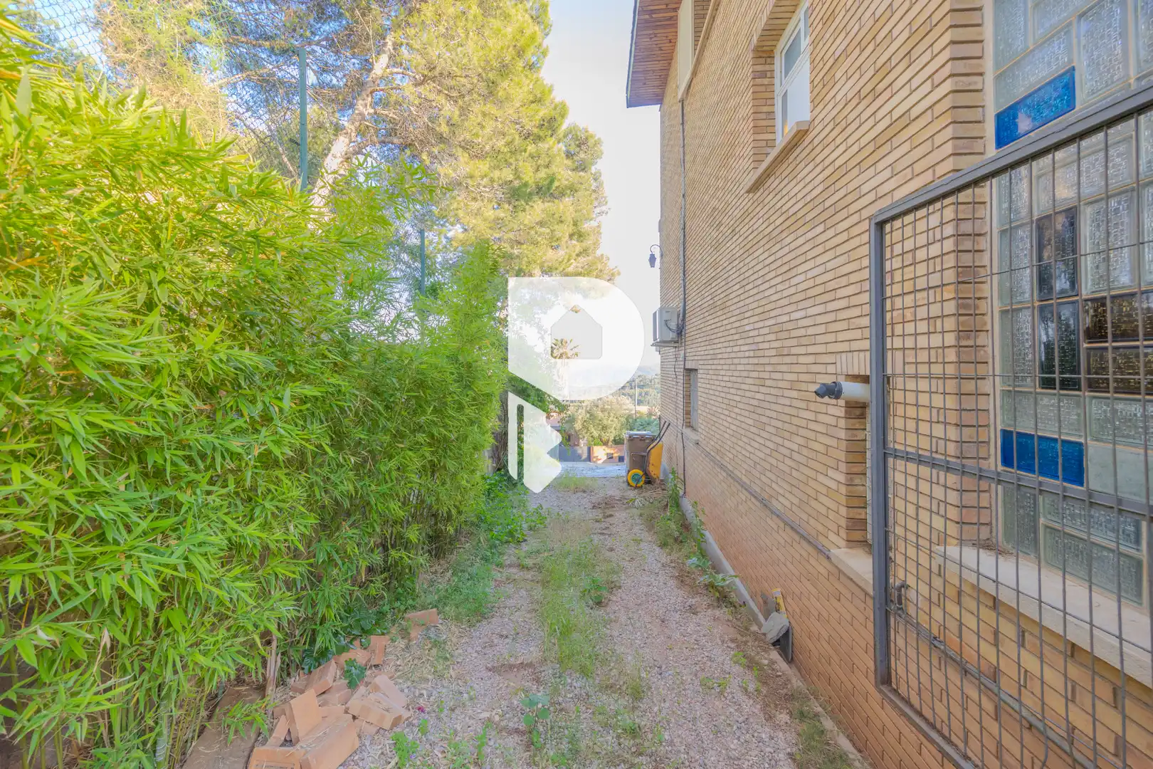 Garden of Houses for sale in Pallejà  with Air Conditioner, Heating and Private garden