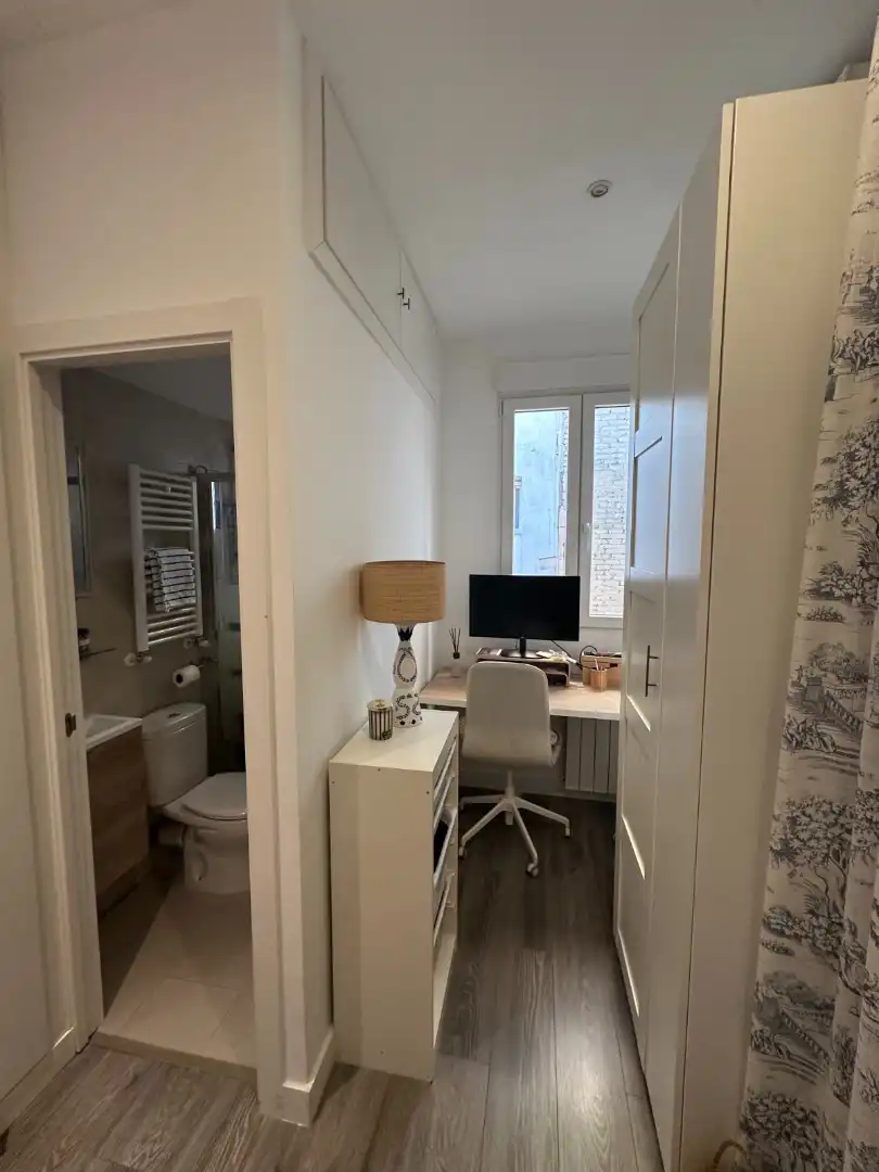 Schlafzimmer von Wohnung zur Miete in Madrid mit Klimaanlage, Heizung und Möbliert