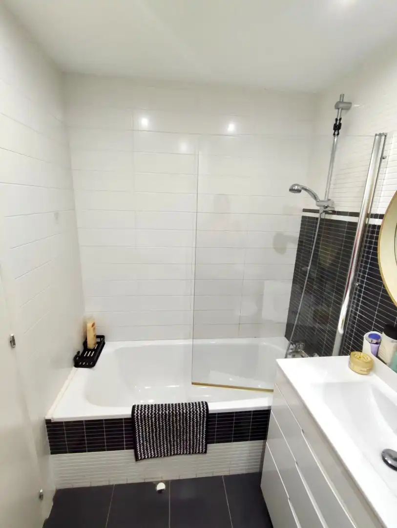 Flat for rent in Mompía - Avenida de la Libertad, Mompia