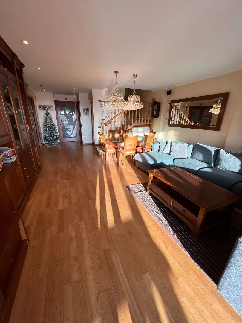 Casa con piscina en venta en Carrer de Joan Coromines i Vigneaux, imagen 10