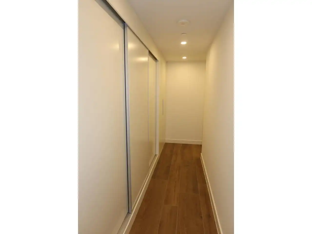 Wohnung zur Miete in Valencia mit Klimaanlage, Parkett und Balkon