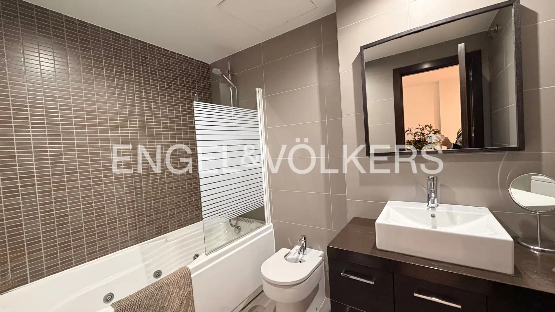 Baño de Dúplex de alquiler en La Moraleja con Aire acondicionado, Calefacción y Jardín privado