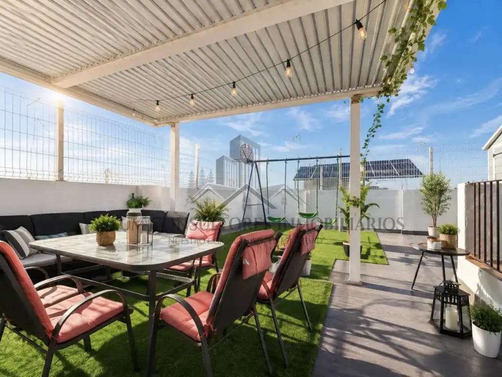 Terrassa de Casa o xalet en venda en Sevilla