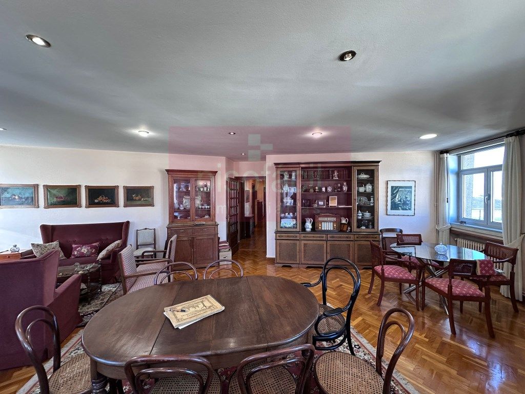 Comedor de Piso en venta en Lugo Capital