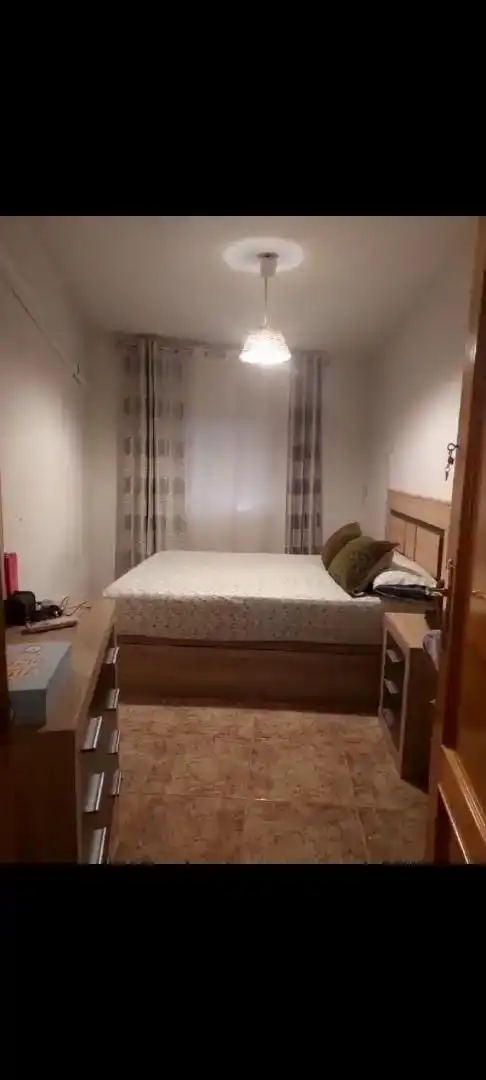 Dormitori de Casa adosada en venda en Aldeanueva de San Bartolomé amb Aire condicionat i Microones