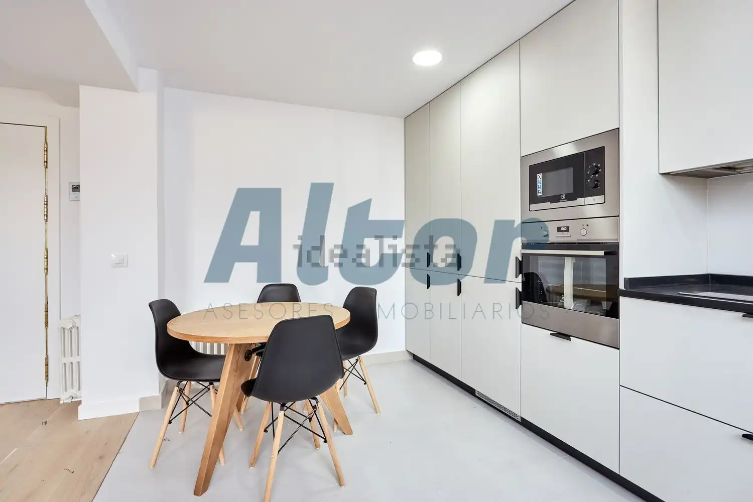 Flat for rent in DE CONCHA ESPINA, El Viso